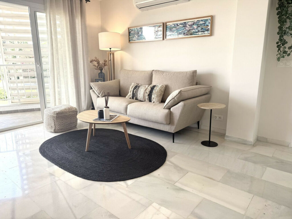 Middle Floor Apartment San Pedro de Alcántara Málaga - image 2