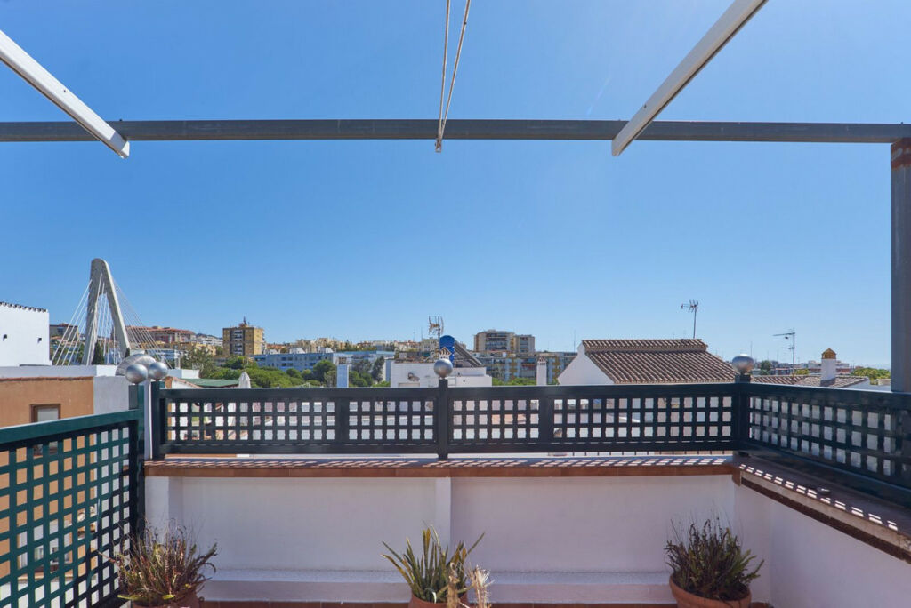 Townhouse Marbella Málaga - image 2