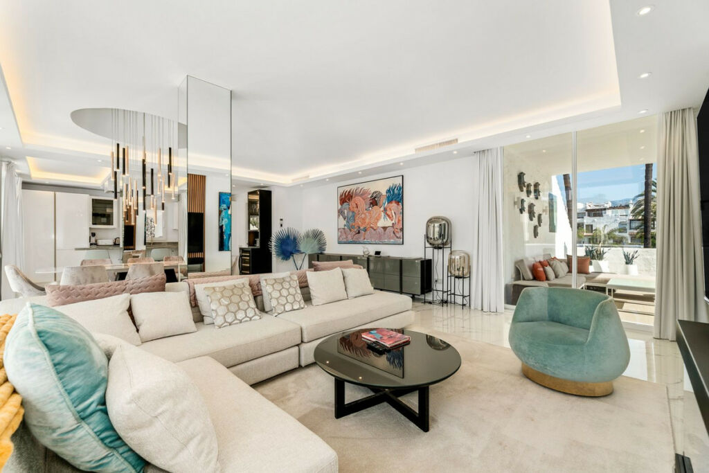Penthouse Duplex Puerto Banús Málaga - image 2