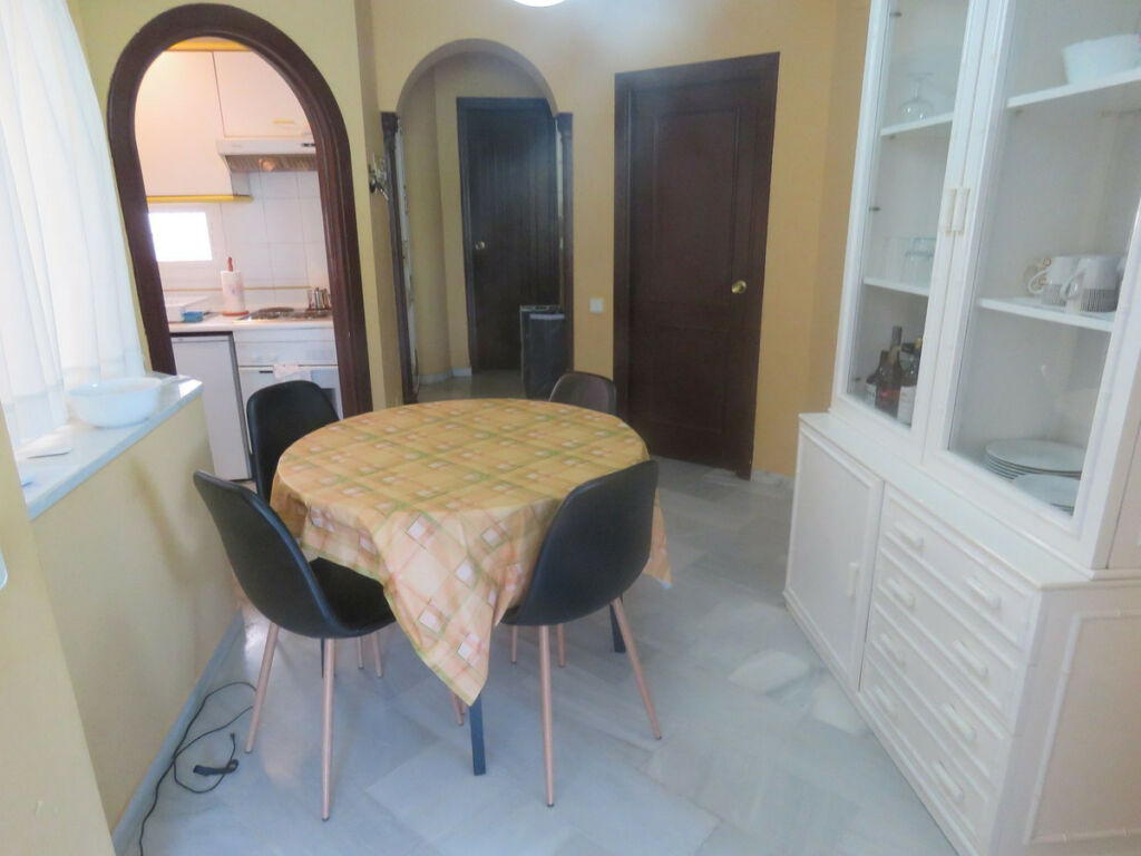 Ground Floor Apartment Calahonda Málaga - image 2