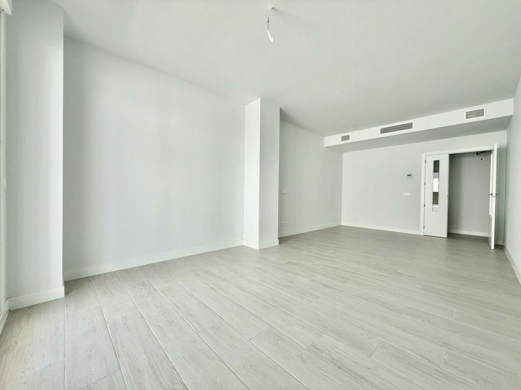 Ground Floor Apartment Estepona Málaga - image 2