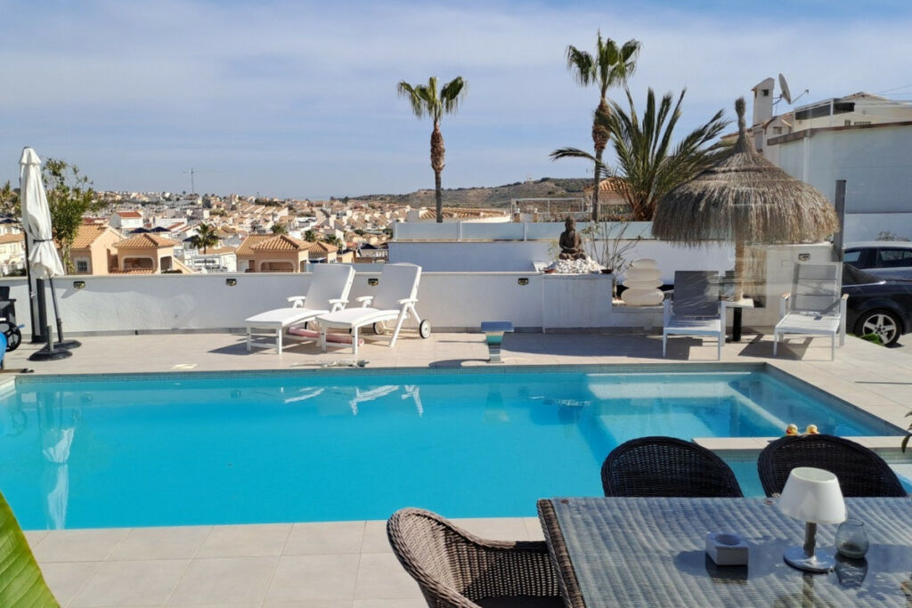 Detached Villa Ciudad Quesada Alicante - image 2