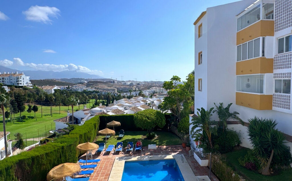 Middle Floor Apartment Riviera del Sol Málaga - image 2