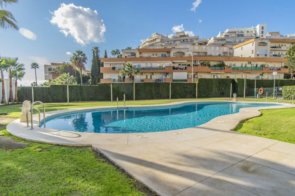 Penthouse Torrequebrada Málaga - image 2