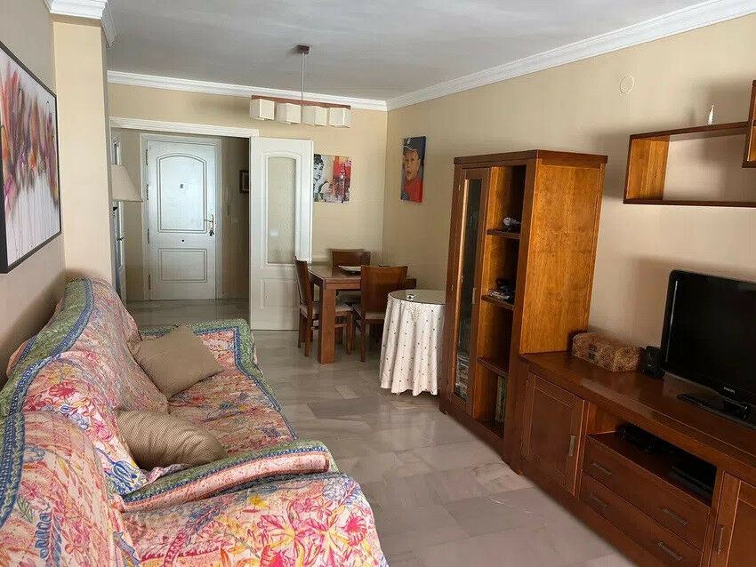 Middle Floor Apartment San Pedro de Alcántara Málaga - image 2