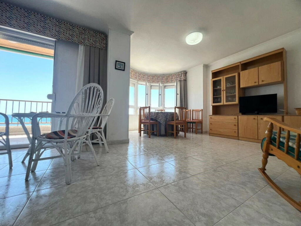 Middle Floor Apartment Playa de los Locos Alicante - image 2