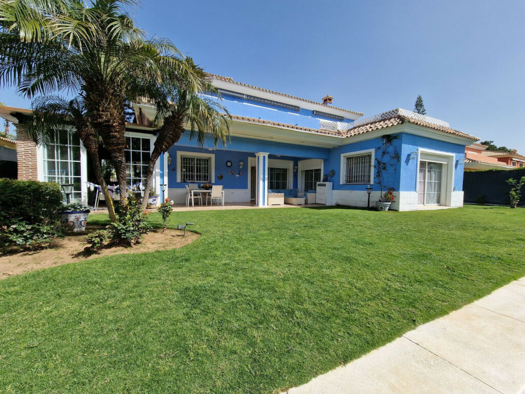 Detached Villa Guadalmina Baja Málaga