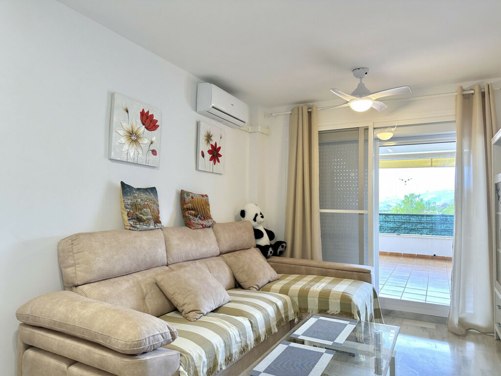Middle Floor Apartment Doña Julia Málaga - image 2