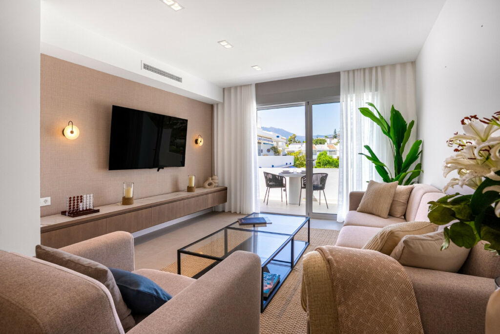 Penthouse Duplex Nueva Andalucía Málaga - image 2