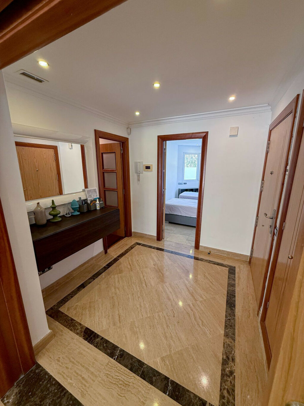 Ground Floor Apartment Marbella Málaga - image 2