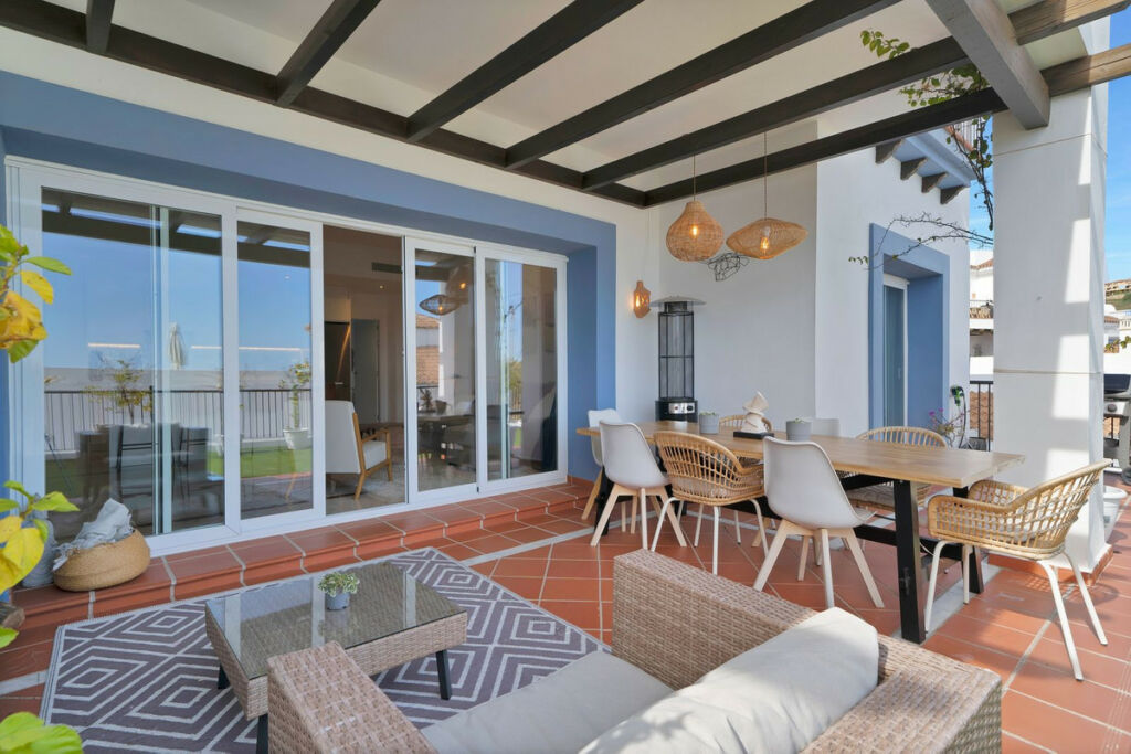 Ground Floor Apartment El Paraiso Málaga - image 4