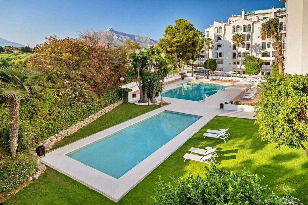 Middle Floor Studio Puerto Banús Málaga - image 2