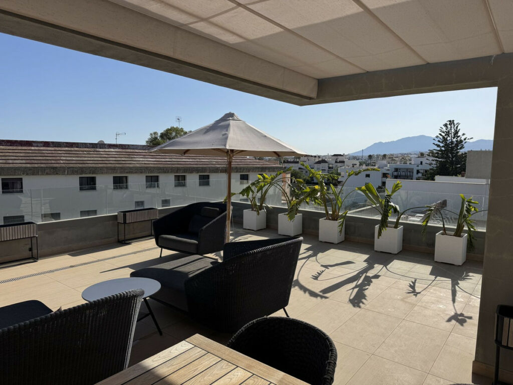 Penthouse Duplex Nueva Andalucía Málaga - image 2