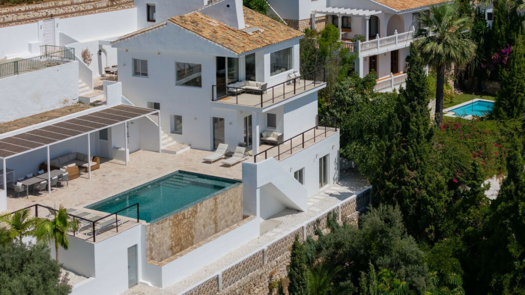 Detached Villa Torremuelle Málaga - image 3