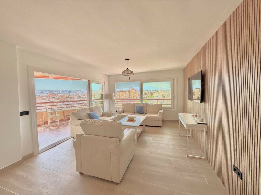 Penthouse Fuengirola Málaga - image 3