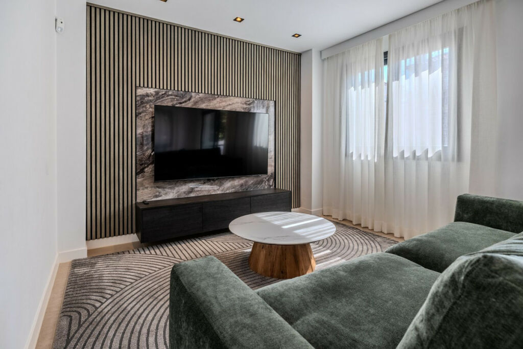 Townhouse Estepona Málaga - image 2