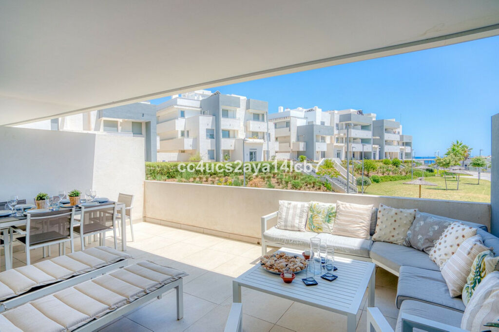 Ground Floor Apartment Estepona Málaga - image 2