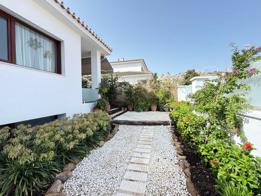 Detached Villa La Cala de Mijas Málaga - image 2