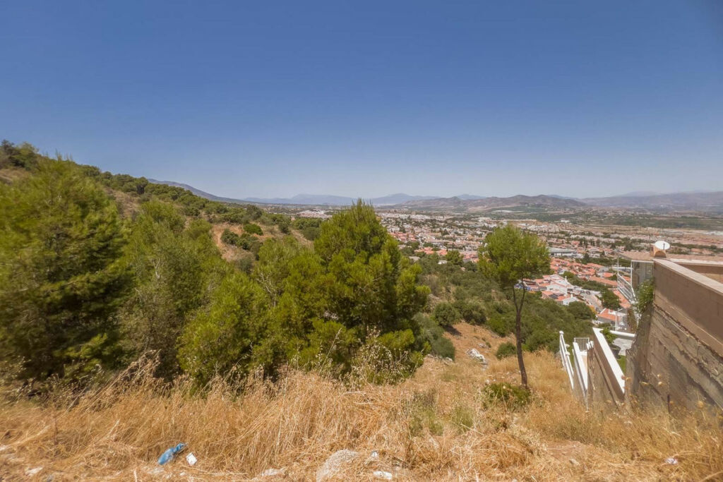 Residential Plot Alhaurín de la Torre Málaga - image 2