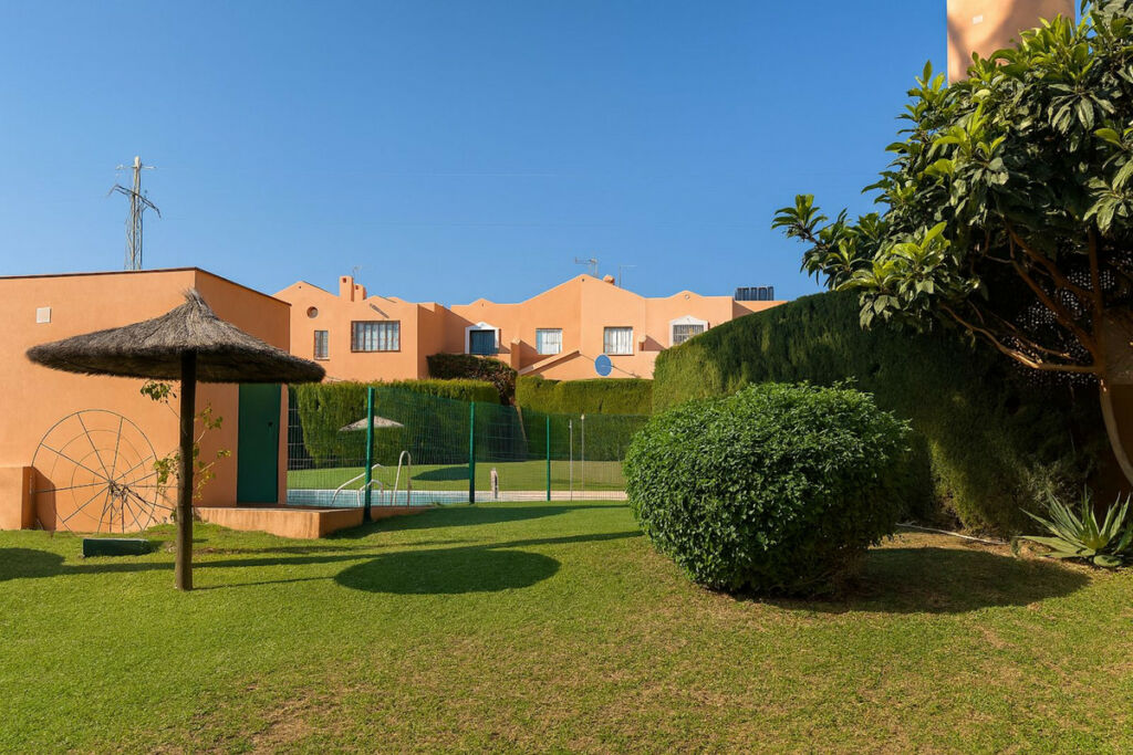 Townhouse Diana Park Málaga - image 2