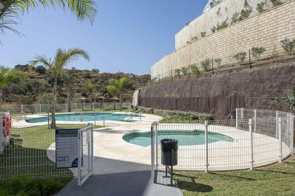 Middle Floor Apartment Rincón de la Victoria Málaga - image 3
