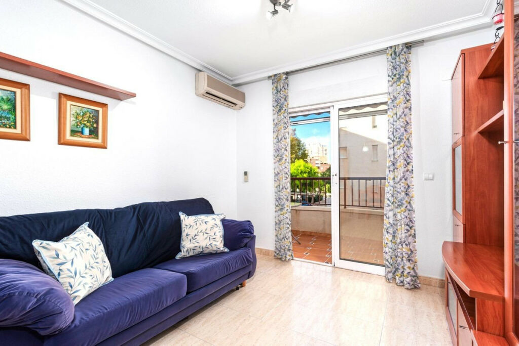 Middle Floor Apartment Guardamar del Segura Alicante - image 2