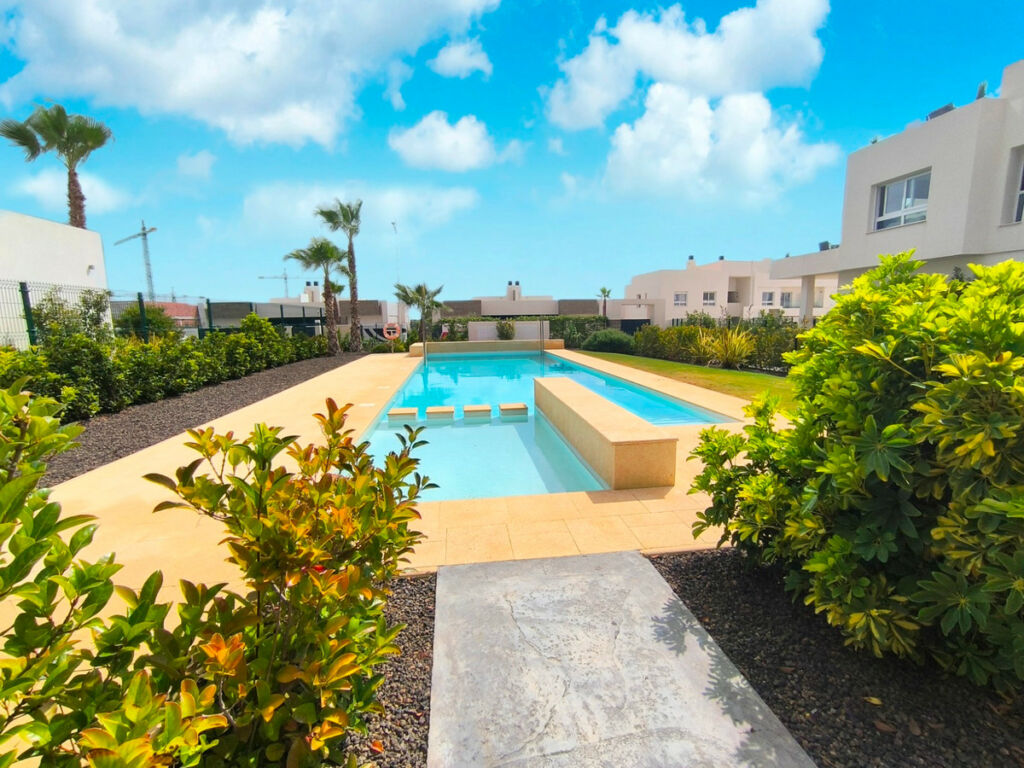 Middle Floor Apartment Algorfa Alicante - image 2