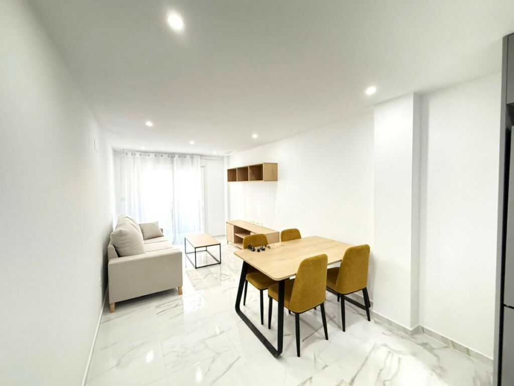 Middle Floor Apartment Parque de las Naciones Alicante - image 2