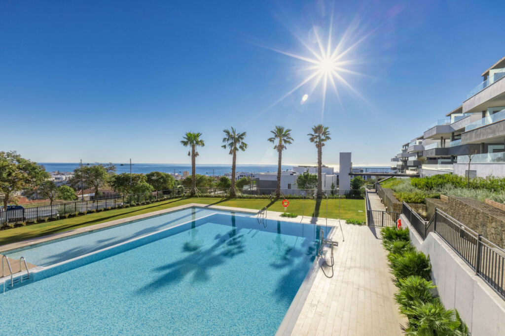 Ground Floor Apartment Estepona Málaga - image 2