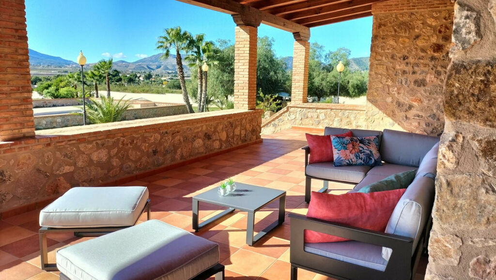 Detached Villa Aspe Alicante - image 2