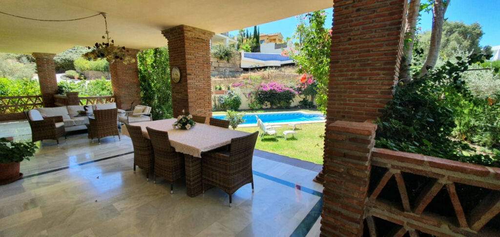 Detached Villa El Rosario Málaga - image 2