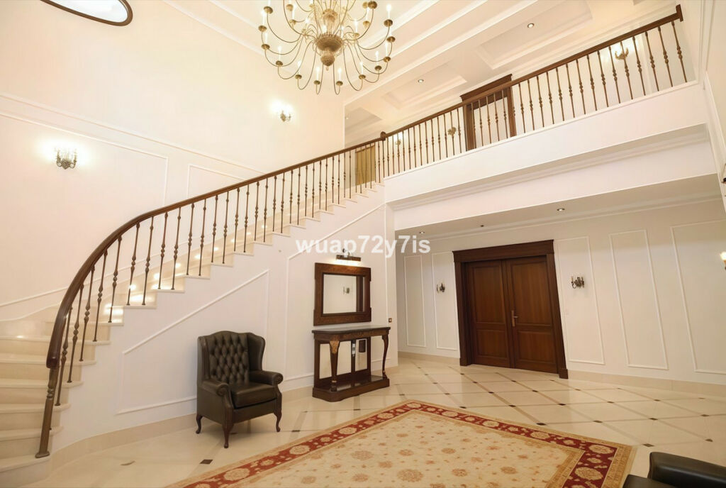 Detached Villa Marbella Málaga - image 2