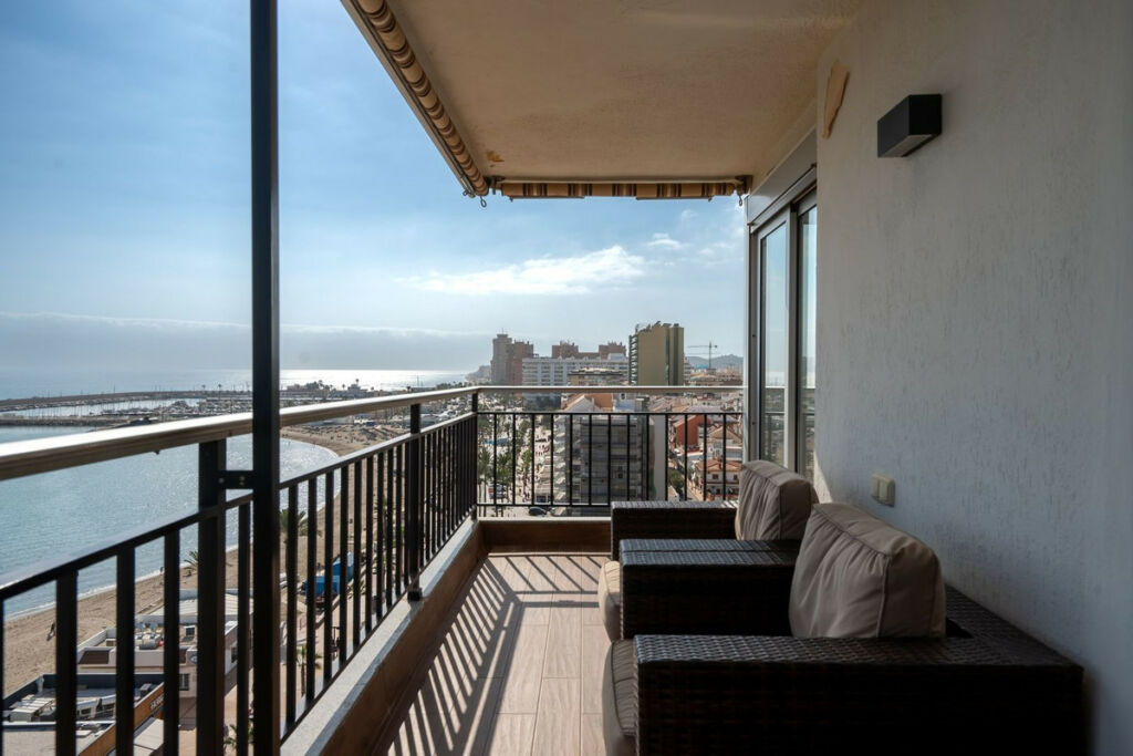 Top Floor Apartment Fuengirola Málaga - image 7
