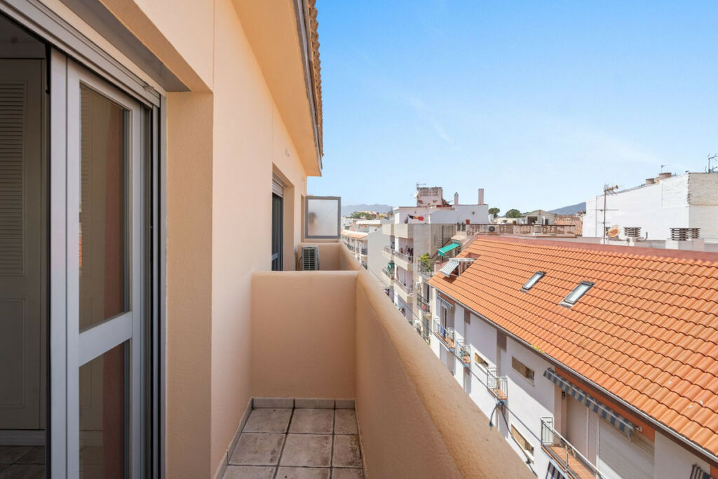 Penthouse Fuengirola Málaga - image 8