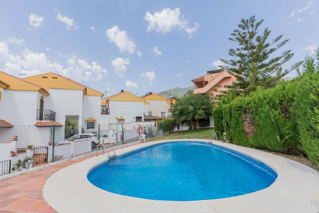 Middle Floor Apartment Benalmadena Málaga - image 20