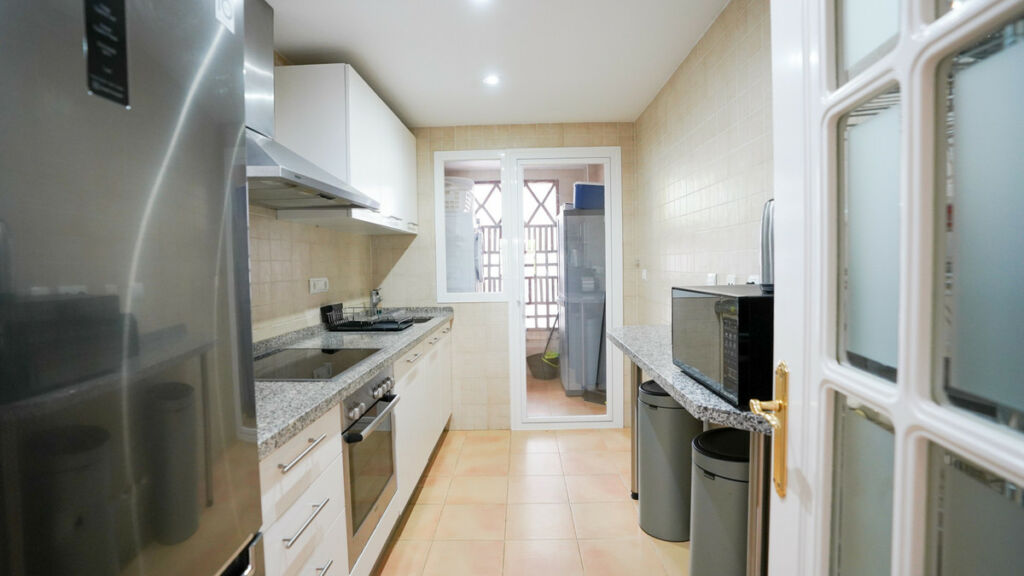 Middle Floor Apartment Benahavís Málaga - image 20