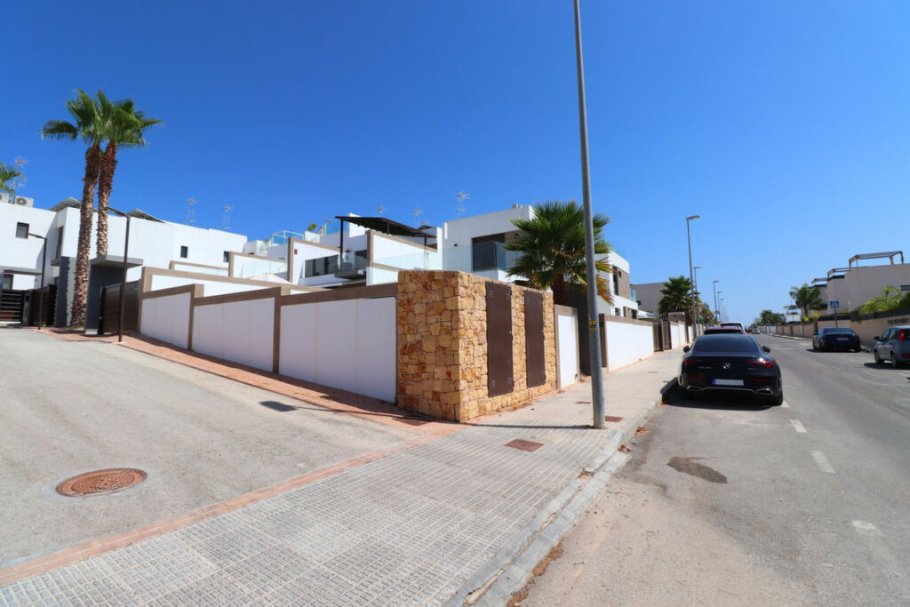 Detached Villa Benijofar Alicante - image 20