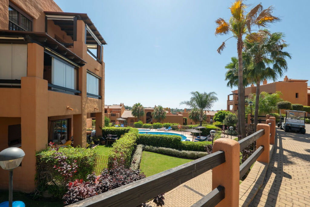 Middle Floor Apartment Benahavís Málaga - image 20