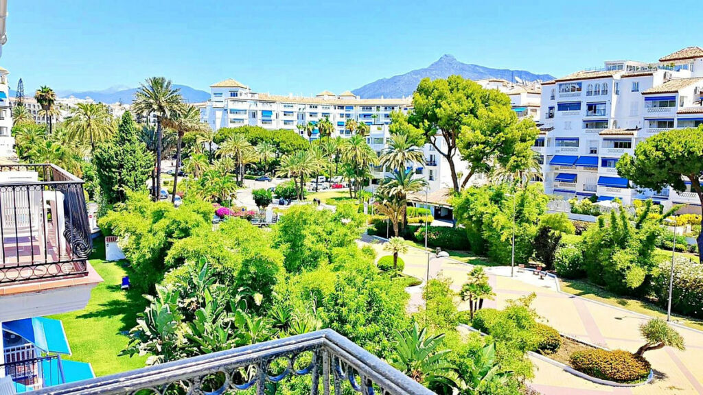Middle Floor Studio Puerto Banús Málaga - image 21