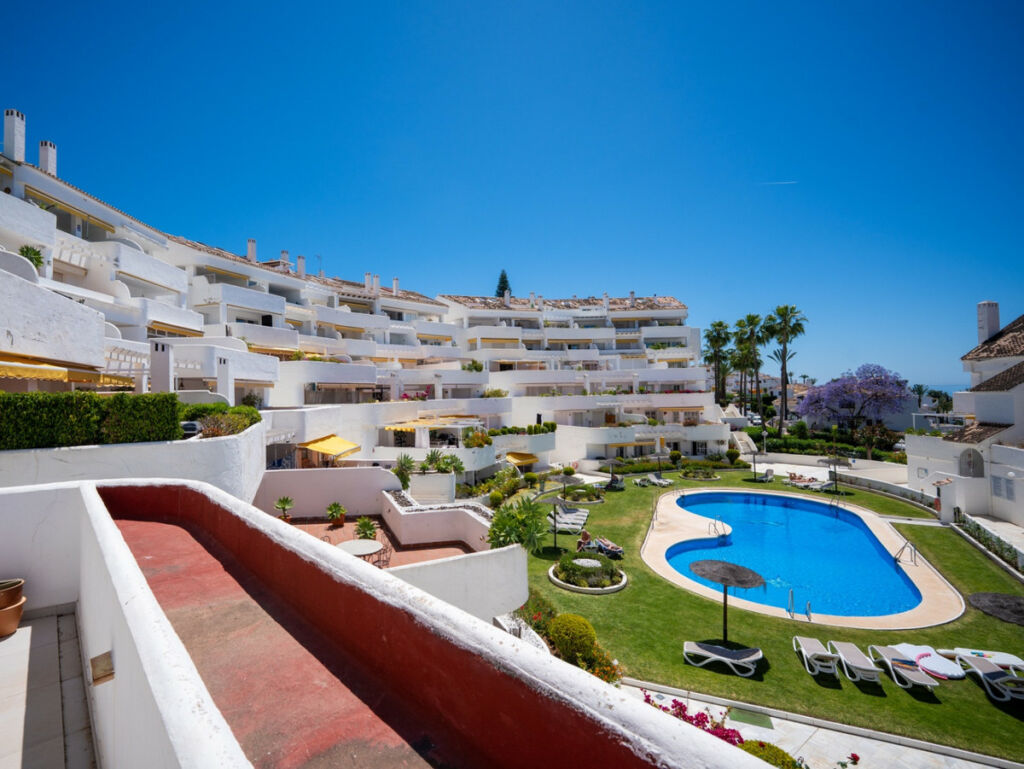 Middle Floor Apartment Nueva Andalucía Málaga - image 20