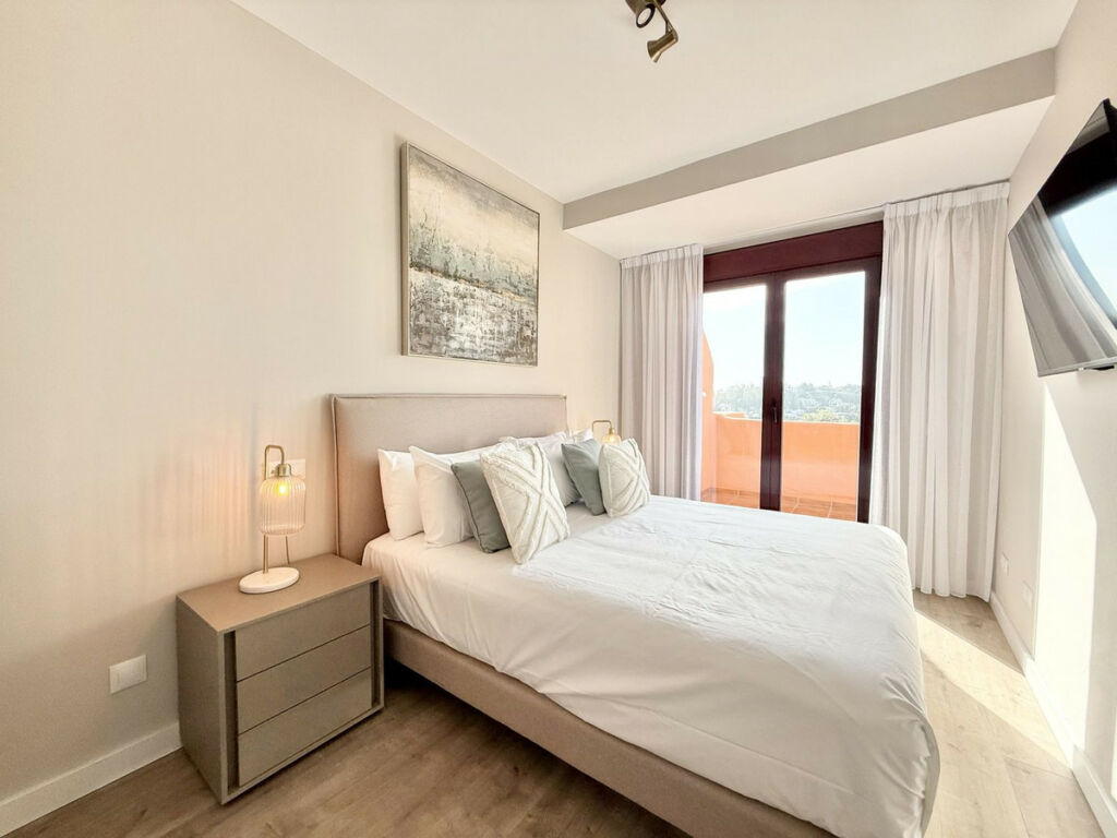 Middle Floor Apartment Benahavís Málaga - image 20