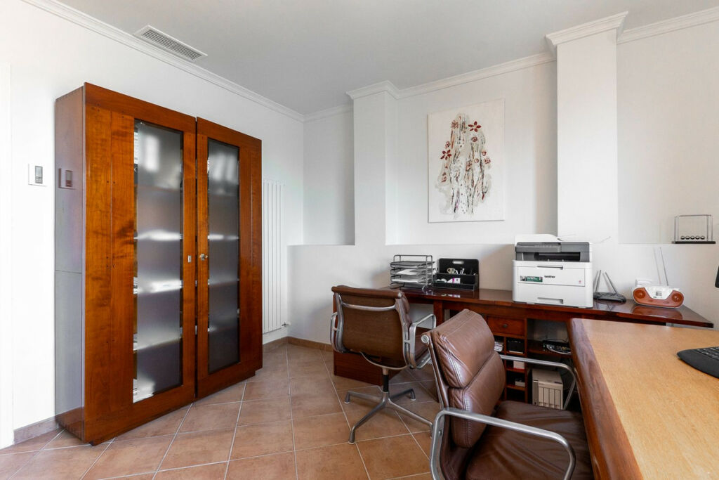 Middle Floor Apartment La Mairena Málaga - image 20