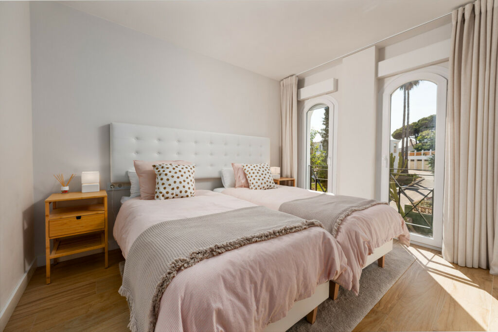 Middle Floor Apartment Estepona Málaga - image 20