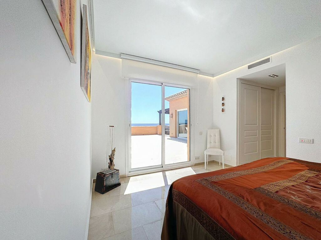 Penthouse Manilva Málaga - image 20