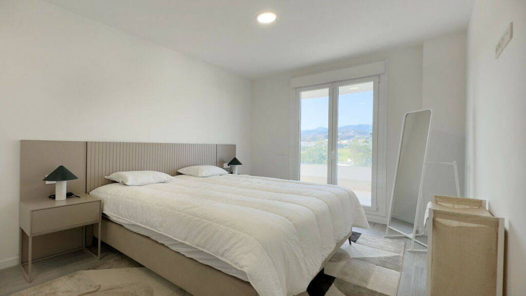 Top Floor Apartment Nueva Andalucía Málaga - image 20