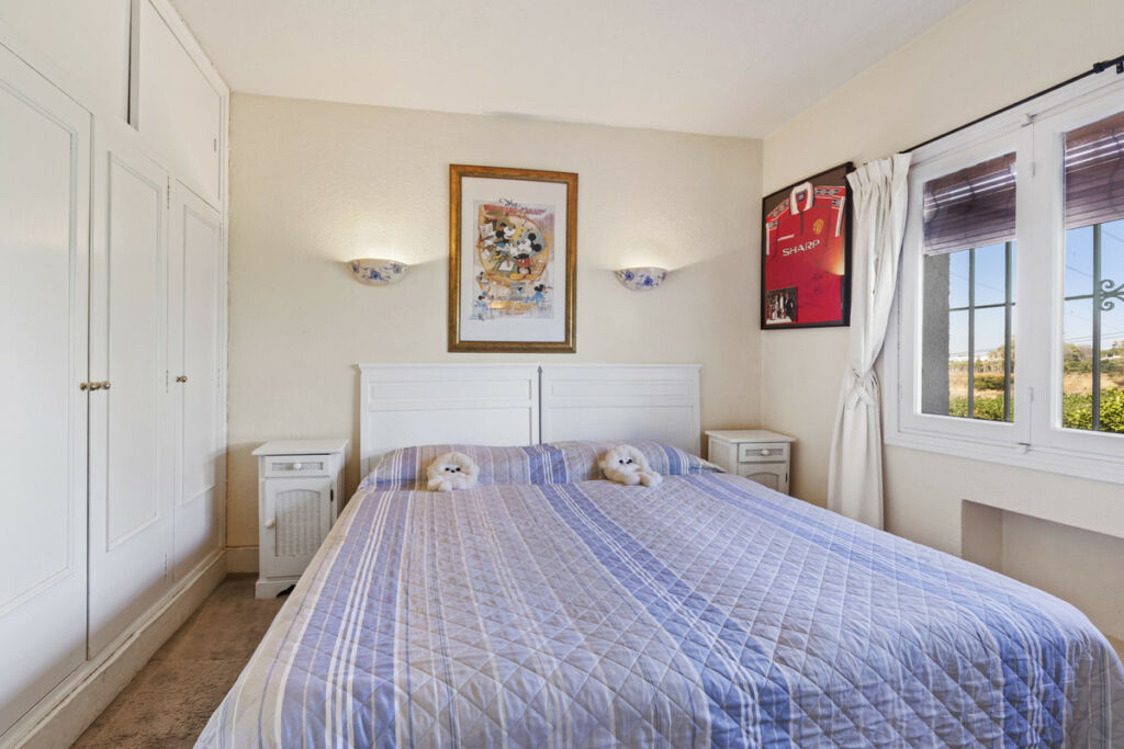Detached Villa Valle del Sol Málaga - image 21