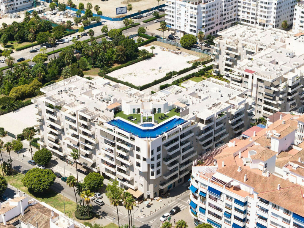 Middle Floor Apartment La Campana Málaga - image 20