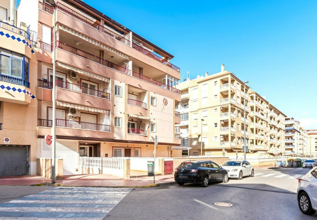 Middle Floor Apartment Guardamar del Segura Alicante - image 20