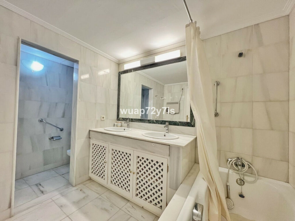 Top Floor Apartment El Presidente Málaga - image 20