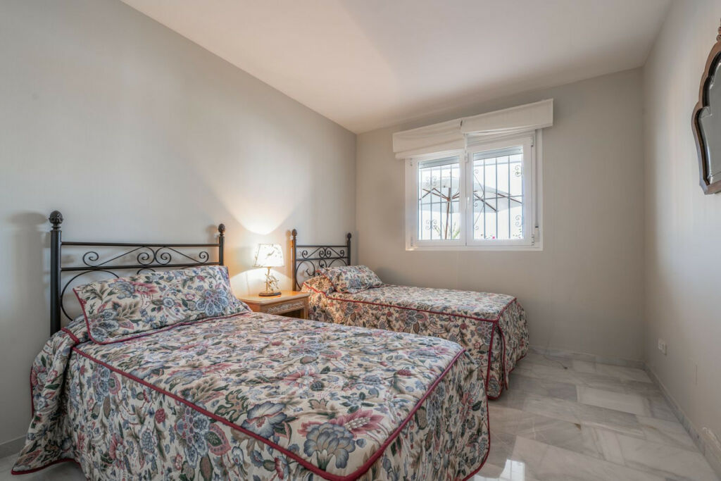 Middle Floor Apartment Marbella Málaga - image 20